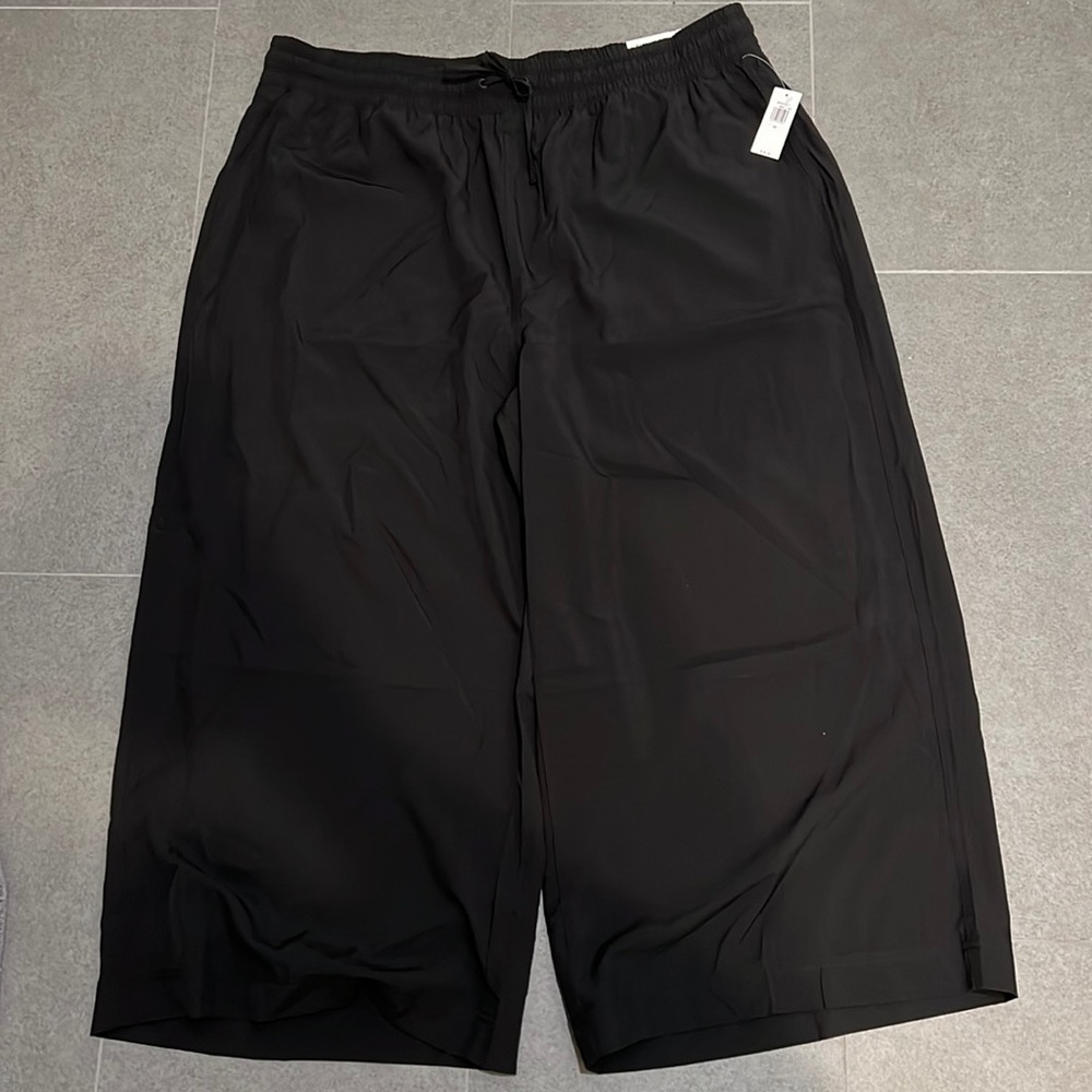 Old Navy ~ High rise wide leg with stretchtech 2X. Pockets & dry quick material.